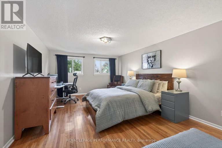 29668804/31-northpark-drive/blackburn-hamlet/ottawa/ontario/K1B3R7_24
