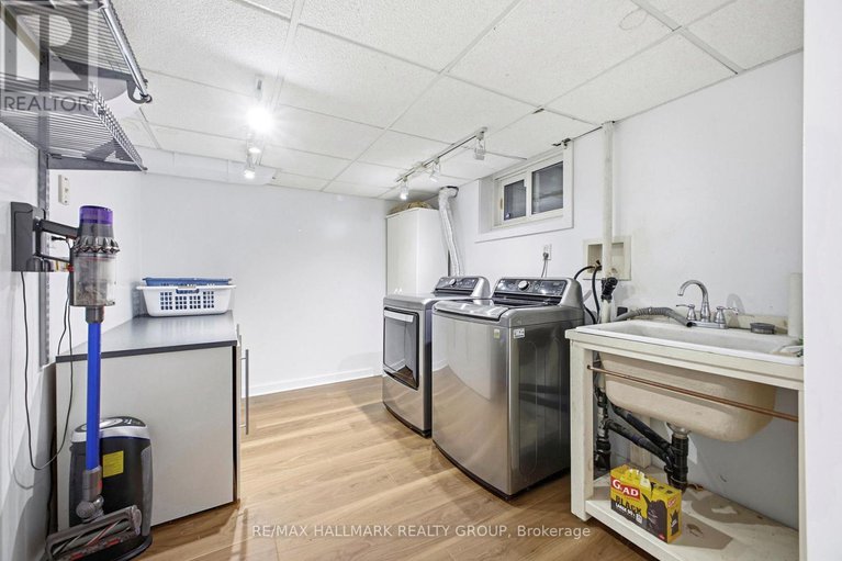 29404506/340-cunningham-avenue/alta-vistafaircrest-heights/ottawa/ontario/K1H6B4_35