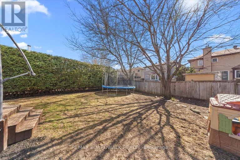 29650202/1715-teakdale-avenue/chapel-hill/ottawa/ontario/K1C6M8_43