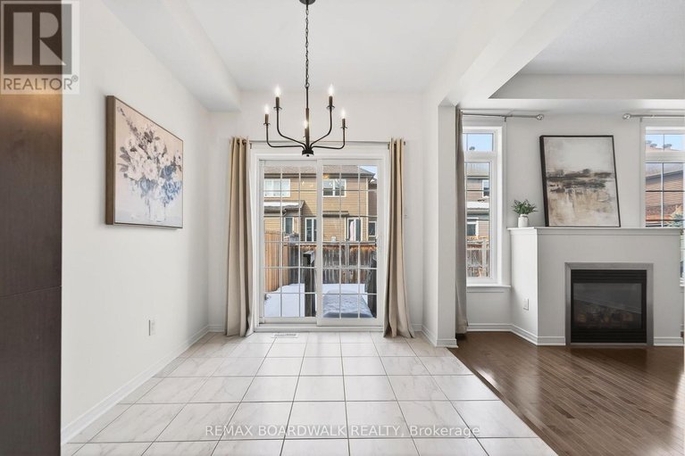 29438320/716-oakglade-avenue/emerald-meadowstrailwest/ottawa/ontario/K2M0B3_12