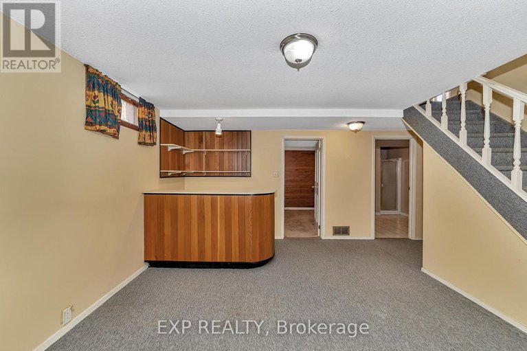 28592981/1309-plante-drive/hunt-clubwestern-community/ottawa/ontario/K1V9Z8_27