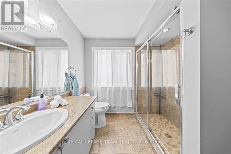 29407128/8-crownridge-drive/emerald-meadowstrailwest/ottawa/ontario/K2M2M8_25