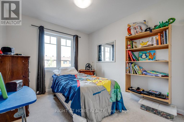 28660132/301-drumlish-lane/half-moon-bay/ottawa/ontario/K2J6Y1_17