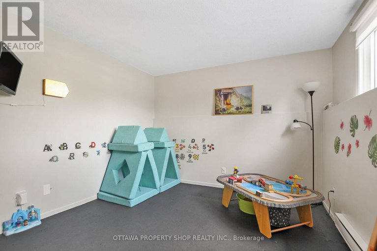 29305280/1f-banner-road/sheahan-estatestrend-village/ottawa/ontario/K2H8T3_23