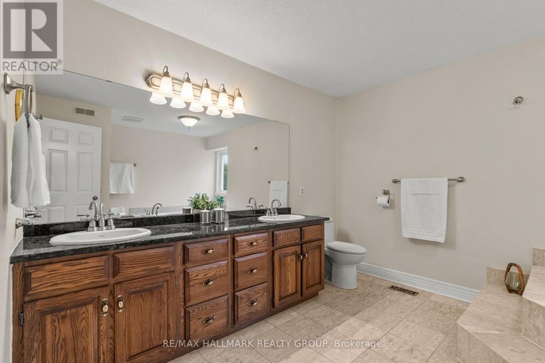 29071250/16-goodfellow-court/fallowfield/ottawa/ontario/K2R1C8_19