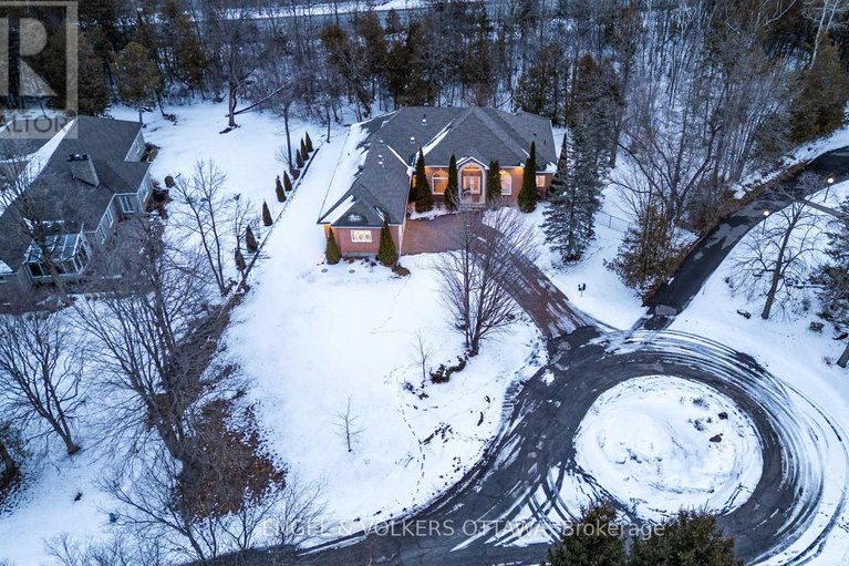 29513406/5-countryside-green/cedar-hillorchard-estates/ottawa/ontario/K2R1B5_44