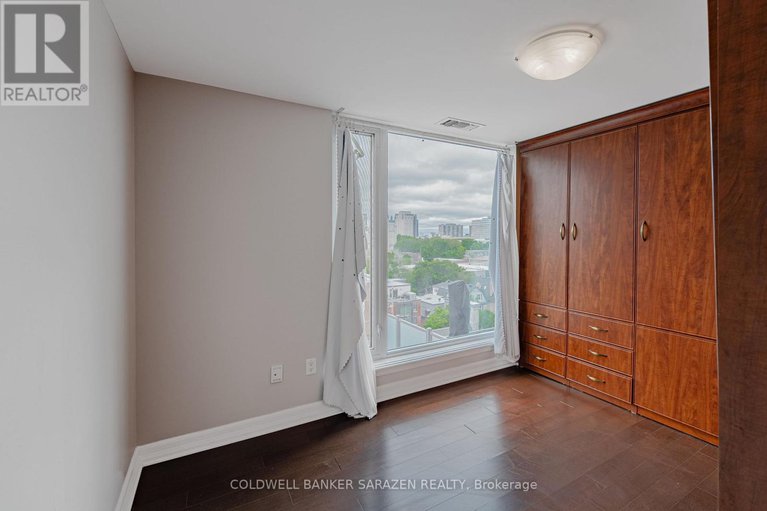 28323969/1015-238-besserer-street/sandy-hill/ottawa/ontario/K1N6B1_14