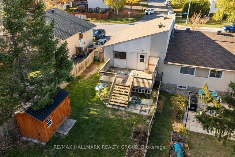 29004892/82-glamorgan-drive/glencairnhazeldean/ottawa/ontario/K2L1R4_26