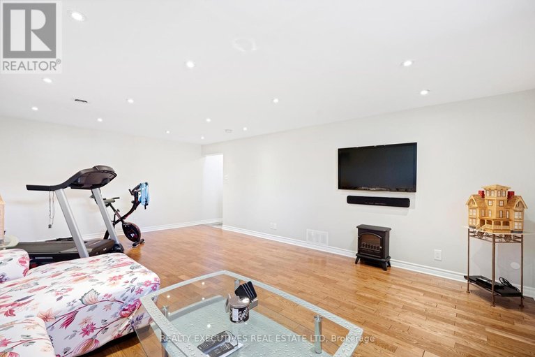 29633987/5520-bridlewood-court/iroquois/south-dundas/ontario/K0E1K0_23