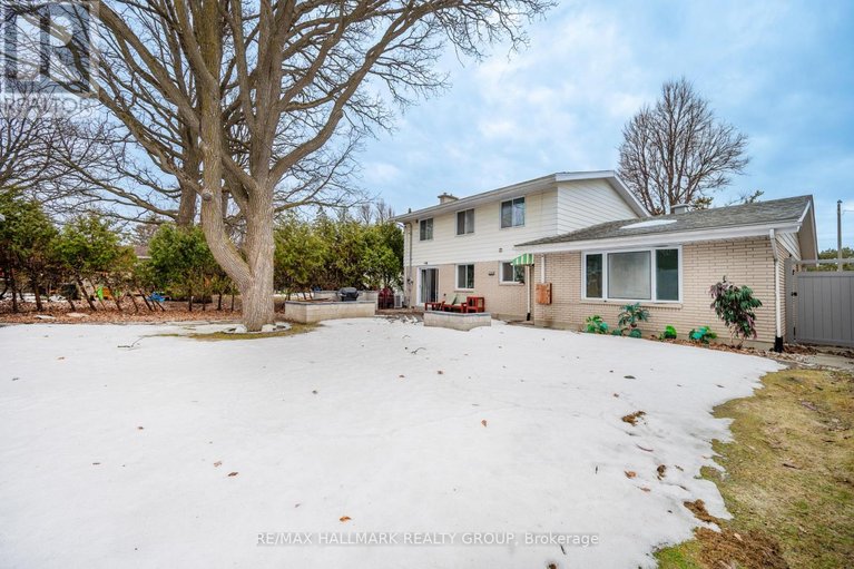 29462514/1930-southampton-court/braemar-park/ottawa/ontario/K2C0W4_43