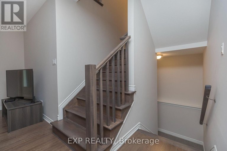 29619004/516-loury-row/orleans-village/ottawa/ontario/K1W0M7_10