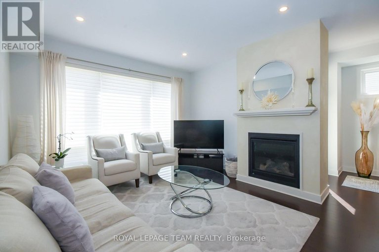 29666466/725-capricorn-circle/riverside-southgloucester-glen/ottawa/ontario/K4M0J4_22