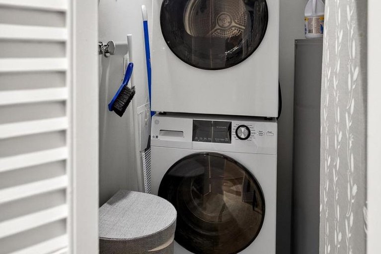 29525639/204-30-charlevoix-street/vanier/ottawa/ontario/K1L8K5_34