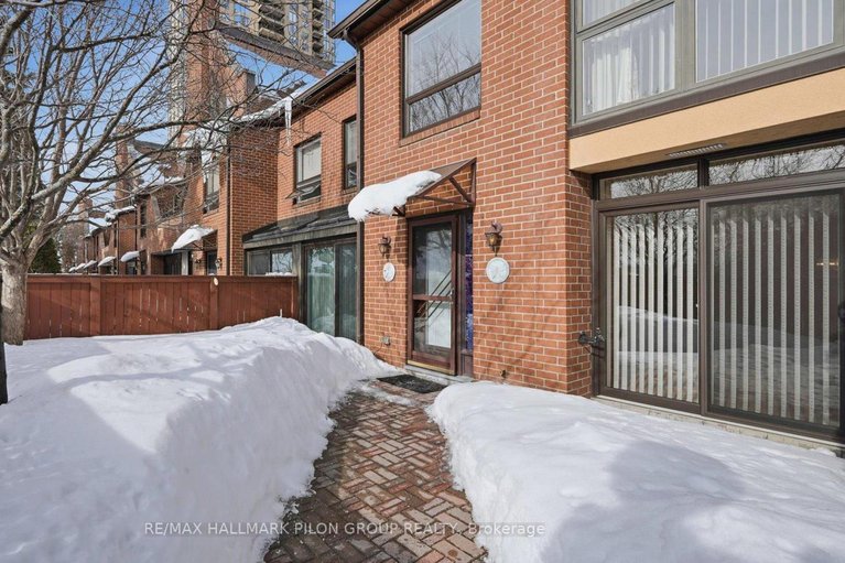 29381764/29-100-hillside-drive/viscount-alexander-park/ottawa/ontario/K1K4J1_2