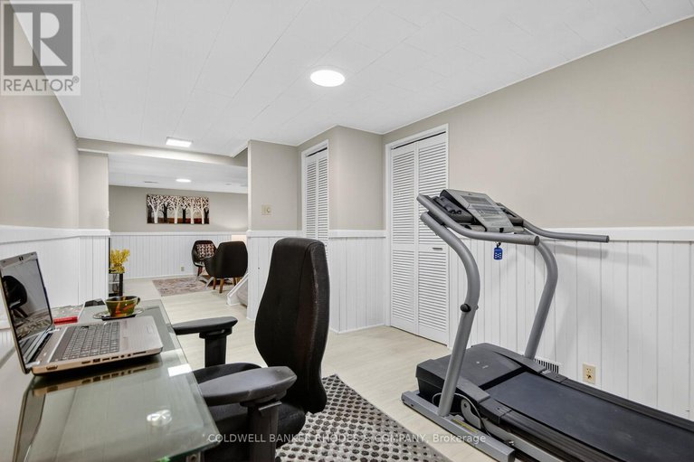 29032585/8-confederation-private/mooneys-bayriverside-park/ottawa/ontario/K1V9W6_36