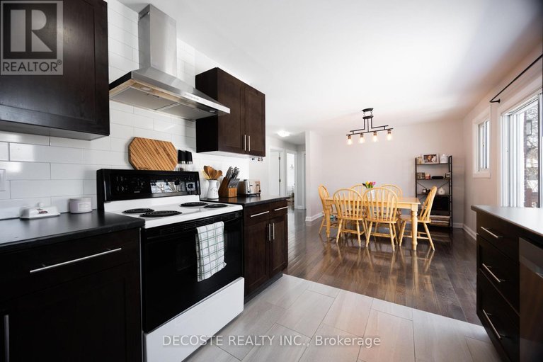 29524122/15-marlborough-street/maxville/north-glengarry/ontario/K0C1T0_5