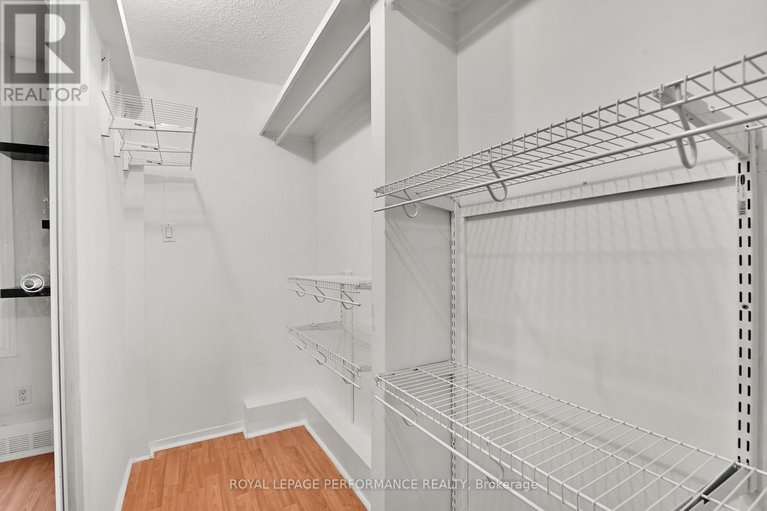 29621619/1102-1785-frobisher-lane/riverview-park/ottawa/ontario/K1G3T7_25