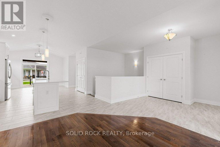 28351753/30-lakeview-drive/iroquois/south-dundas/ontario/K0E1K0_8