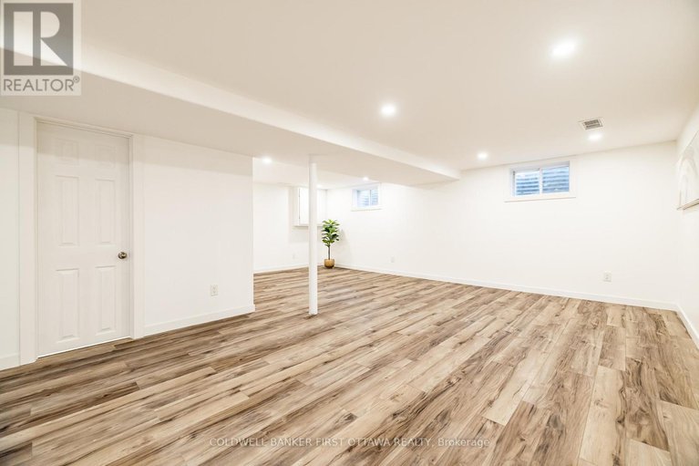 29134319/1-porter-street/stittsville-south/ottawa/ontario/K2S1P8_27