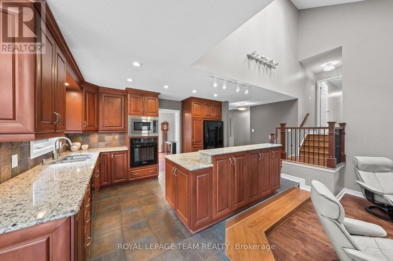 29629893/6584-harvest-grove-drive/greely/ottawa/ontario/K4P1E9_12