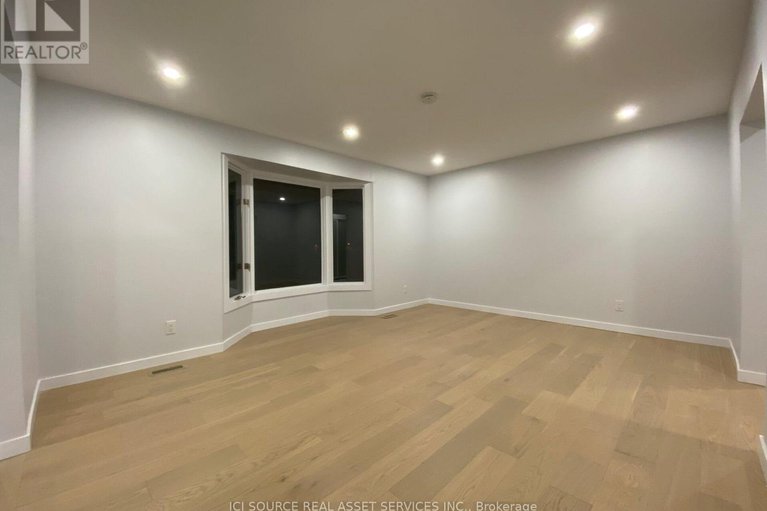 29074173/15-scharf-lane/glencairnhazeldean/ottawa/ontario/K2L2K3_6