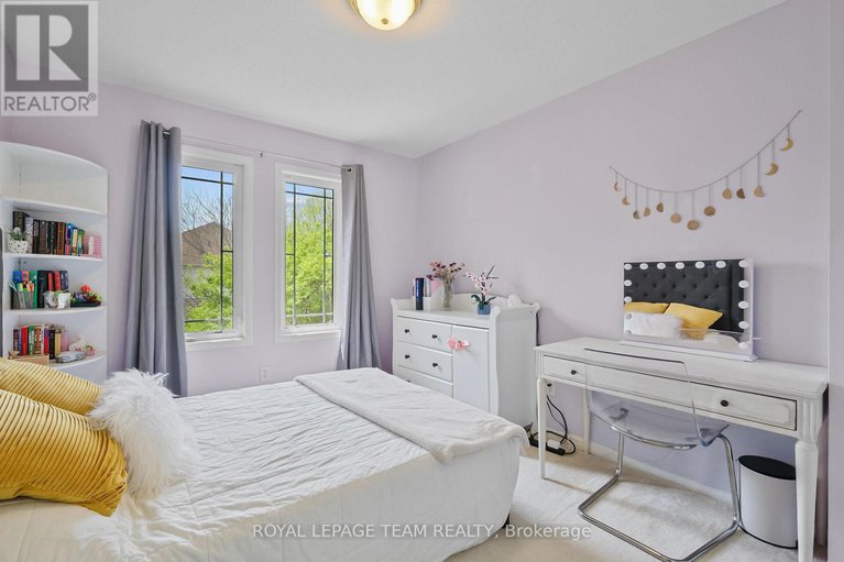 28334398/2072-dunollie-crescent/morgans-grantsouth-march/ottawa/ontario/K2W1H6_31