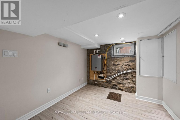 29603335/529-mcleod-street/ottawa-centre/ottawa/ontario/K1R5P9_37