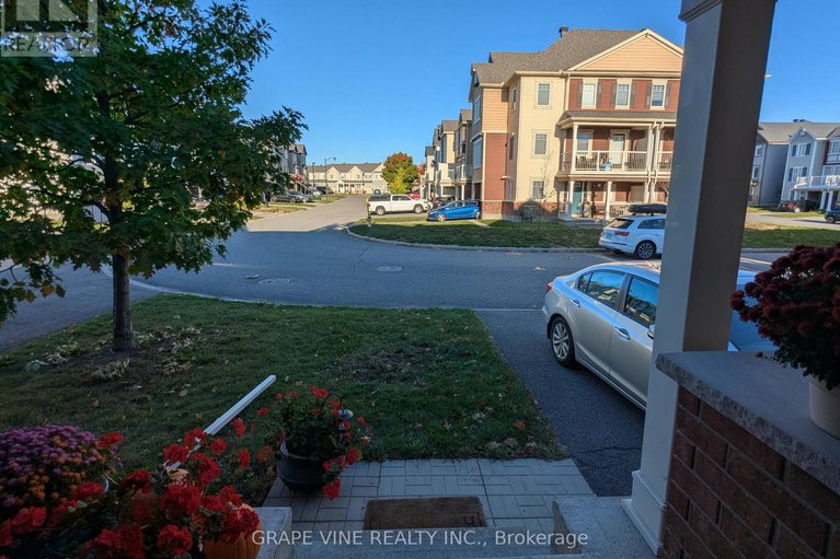 29049854/582-meadowcreek-circle/emerald-meadowstrailwest/ottawa/ontario/K2M0J8_3