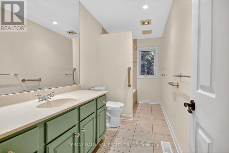 29085504/2772-harbison-road/rideau-twp-south-to-roger-stevens-drive/ottawa/ontario/K0A2Z0_28