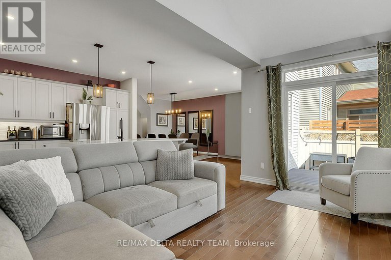 29117733/1916-montmere-avenue/notting-hillsummerside/ottawa/ontario/K4A0E7_8