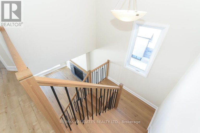 28936750/1060-chablis-crescent/embrun/russell/ontario/K0A1W0_23