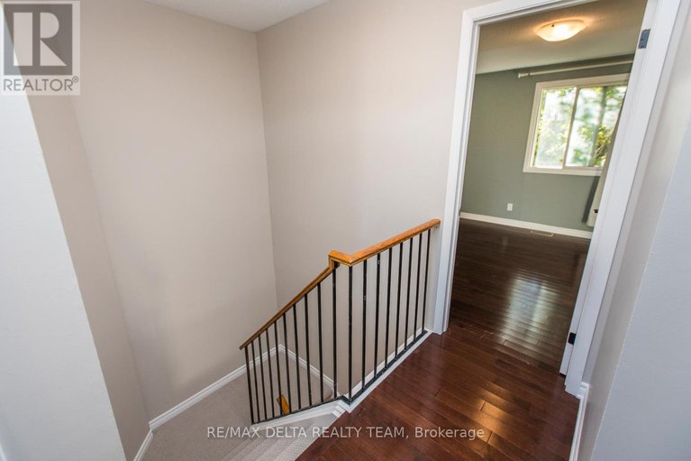 29517311/8-323-monica-crescent/bilberry-creekqueenswood-heights/ottawa/ontario/K1E3N6_24