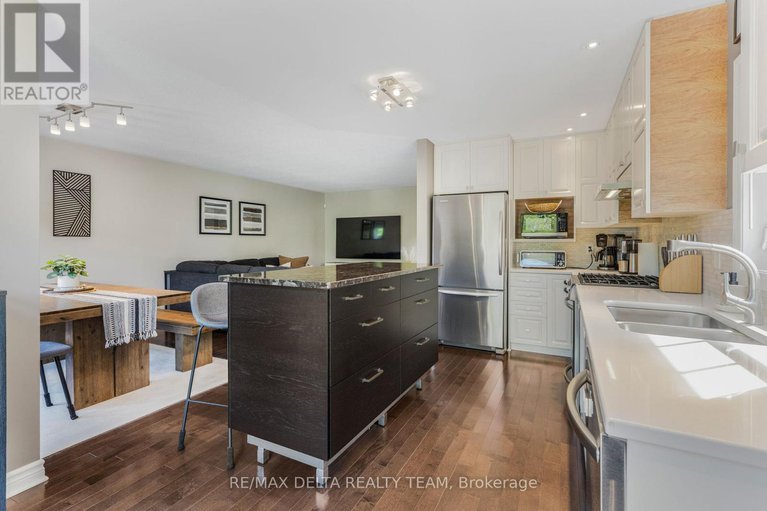 28643718/564-langelier-avenue/mer-bleuebradley-estatesanderson-park/ottawa/ontario/K1W0E7_13