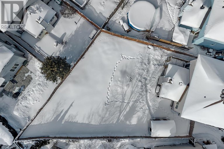 29340777/1764-tache-way/fallingbrookpineridge/ottawa/ontario/K4A2S6_2