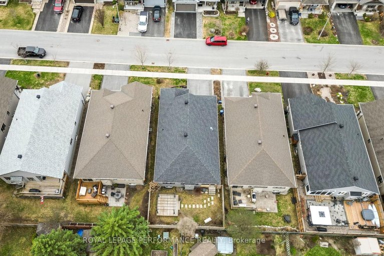 29486299/597-robert-hill-street/almonte/mississippi-mills/ontario/K0A1A0_30