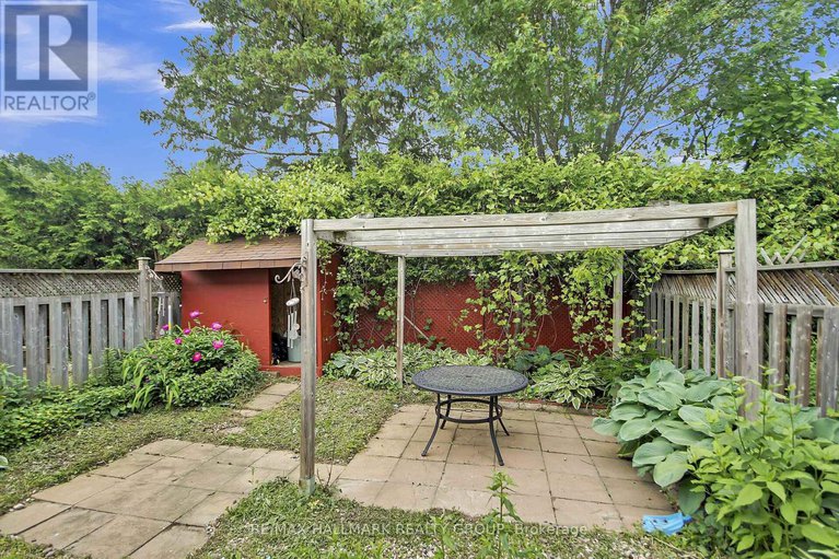 28471405/41-grady-crescent/sheahan-estatestrend-village/ottawa/ontario/K2H5S2_44