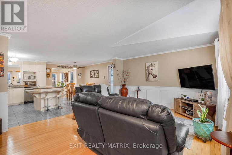 29241507/213-longueuil-street/lorignal/champlain/ontario/K0B1K0_5