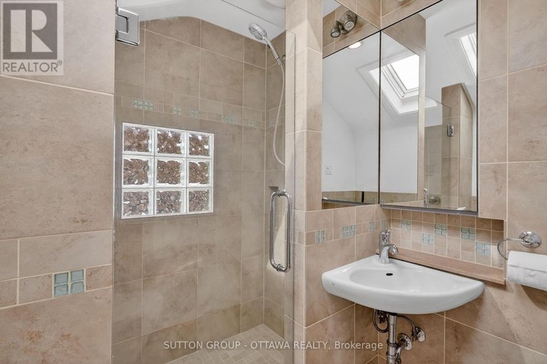 29515189/499-neighbourhood-way/riverview-park/ottawa/ontario/K1G0J3_29