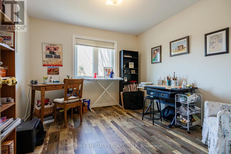 28214042/57-kathleen-crescent/stittsville-central/ottawa/ontario/K2S1L5_25