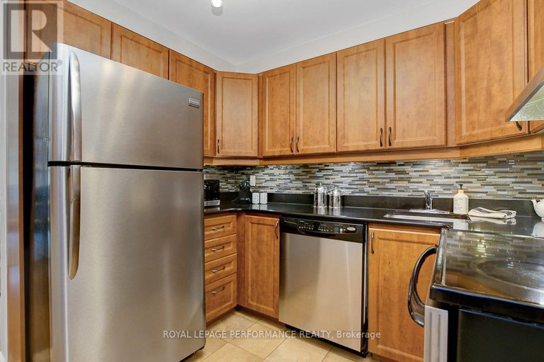 29048192/3-2-columbus-avenue/overbrook/ottawa/ontario/K1K1R3_13