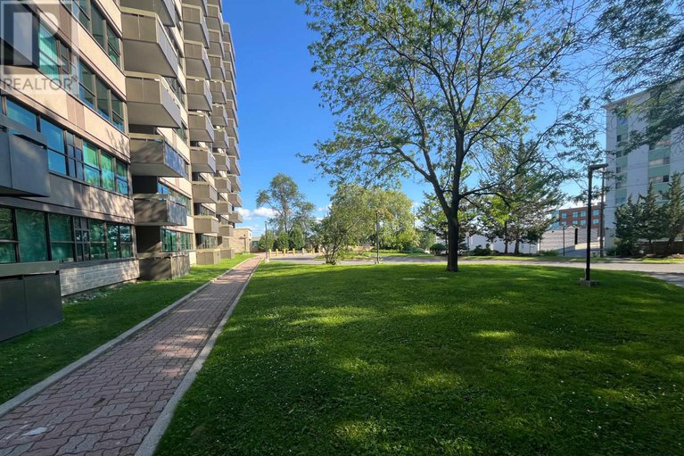 28629562/407-555-brittany-drive/viscount-alexander-park/ottawa/ontario/K1K4C5_7