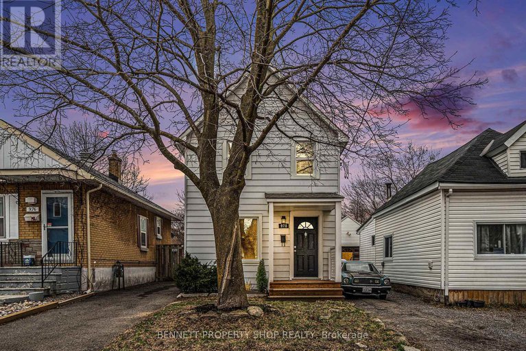 28216327/978-admiral-avenue/carlington/ottawa/ontario/K1Z6L9_17