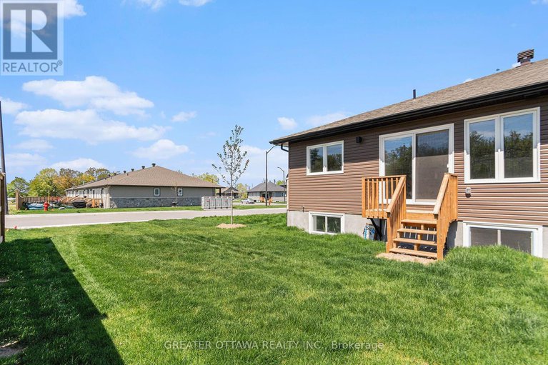 28597468/18-morgan-clouthier-way/arnprior/arnprior/ontario/K7S0K1_21