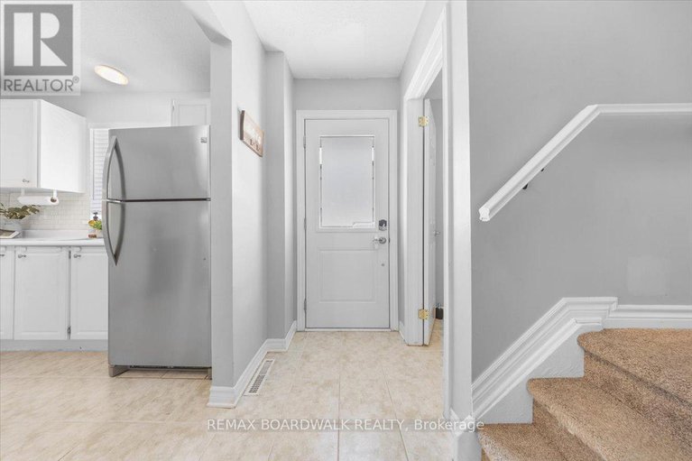 29403868/428-moodie-drive/westcliffe-estates/ottawa/ontario/K2H8A6_4