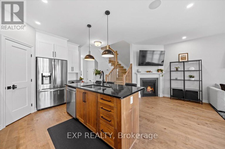 28491066/42-jardiniere-street/remainder-of-stittsville-area/ottawa/ontario/K2S2K3_9