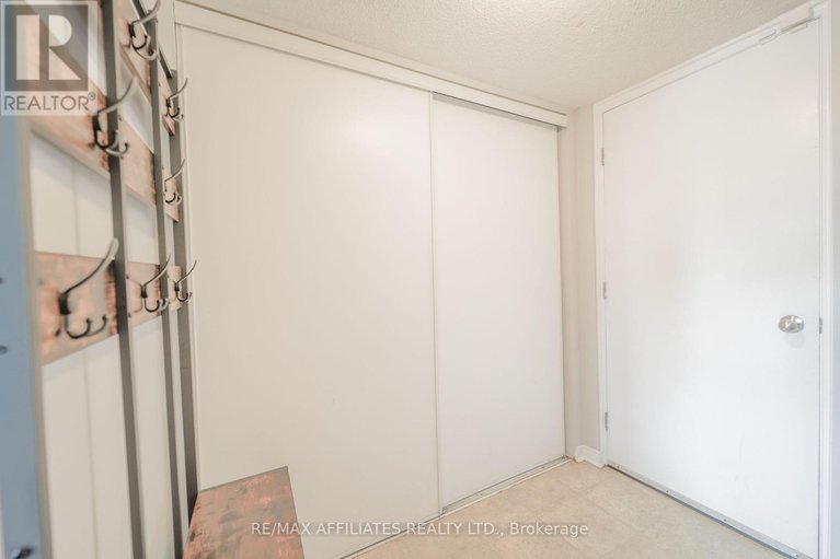 28581367/243-monterey-drive/leslie-park/ottawa/ontario/K2H7B1_24