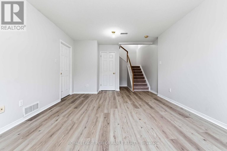 29613573/640-louis-toscano-drive-w/avalon-east/ottawa/ontario/K4A0B3_27