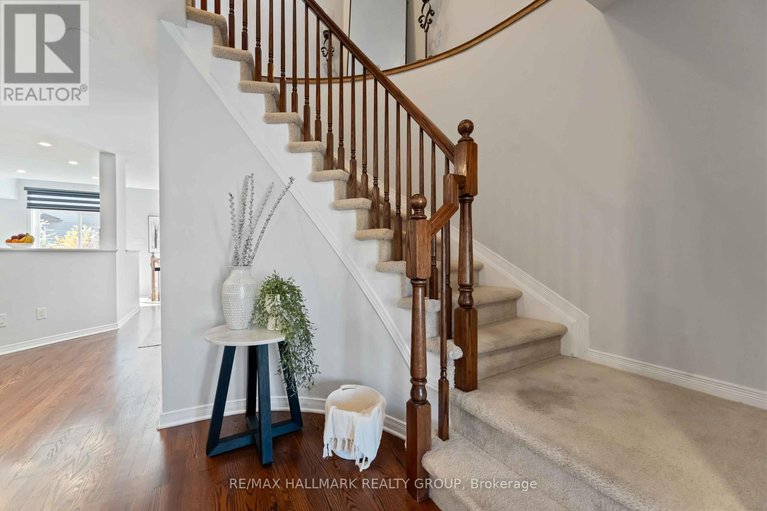 28985545/104-esterbrook-drive/mer-bleuebradley-estatesanderson-park/ottawa/ontario/K1W0A9_6