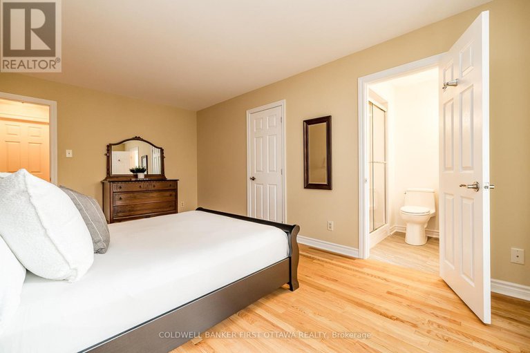 28917616/9-lone-meadow-trail/stittsville-central/ottawa/ontario/K2S1C9_19