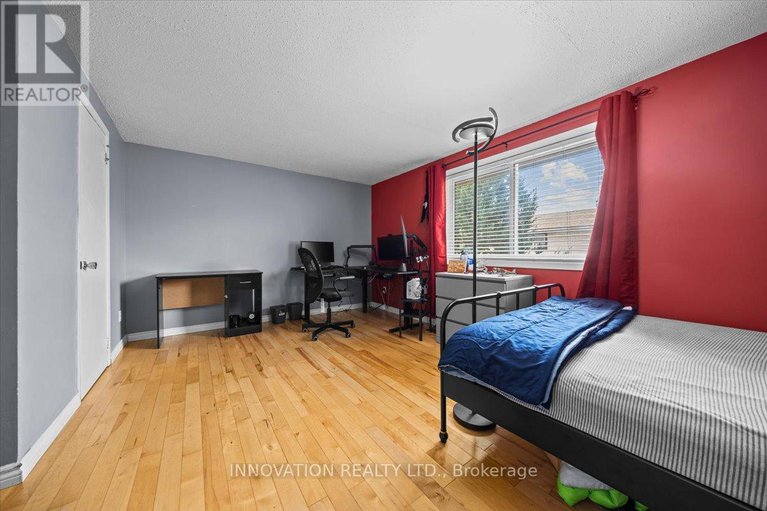 28818665/82-stokes-crescent-e/glencairnhazeldean/ottawa/ontario/K2L2Z4_17